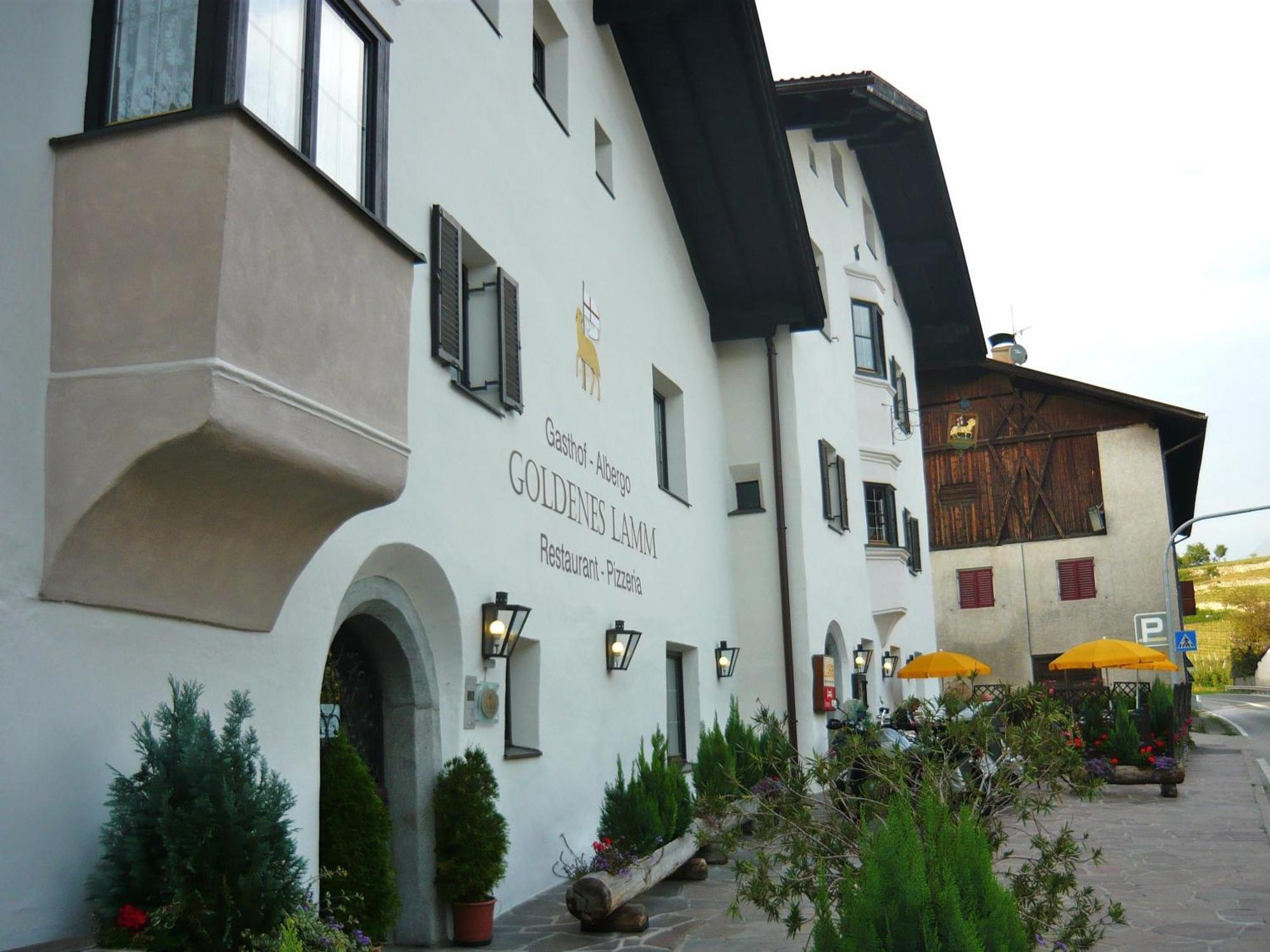 Gasthof Goldenes Lamm Vahrn Exterior foto