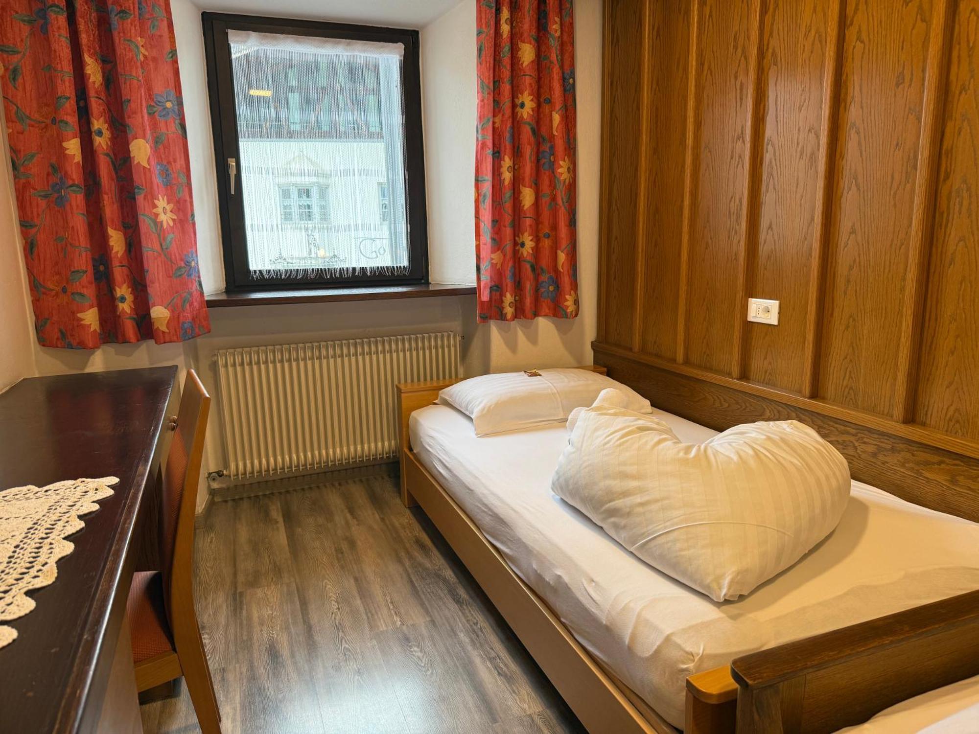 Gasthof Goldenes Lamm Vahrn Habitación foto